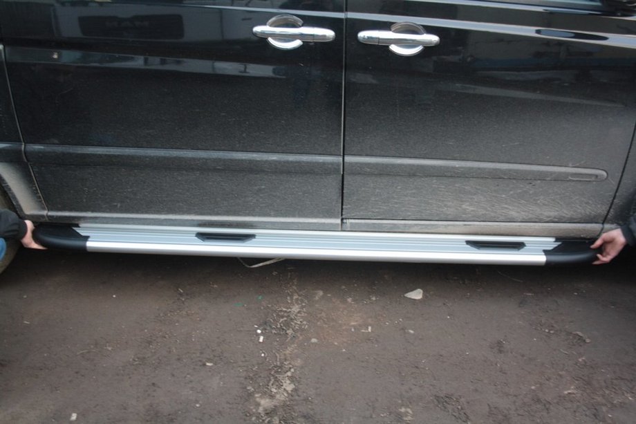 Mercedes Vito W639 2004–2014 Bosphorus OLD Grey sidetrin (2 stk., aluminium) Kort og mellem akselafstand Foto 2