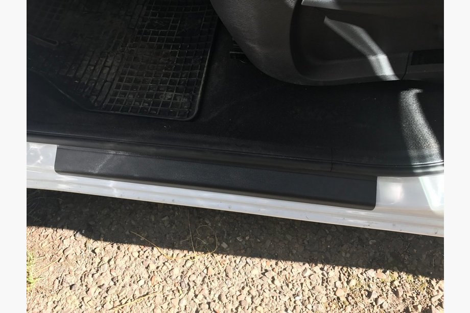 Renault Kangoo 2008–2020 DDU dørtrinslister (2 stk., plast) Foto 4