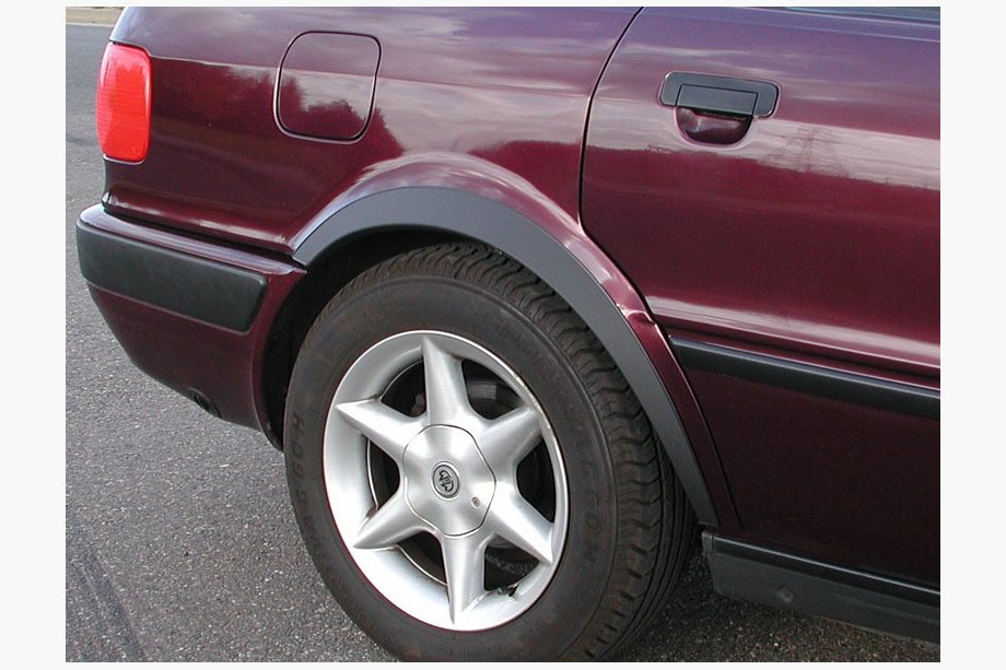 Audi 80/90 1987–1996 Skærmforøgere (1987-1991, 4 stk., sorte) Foto 1