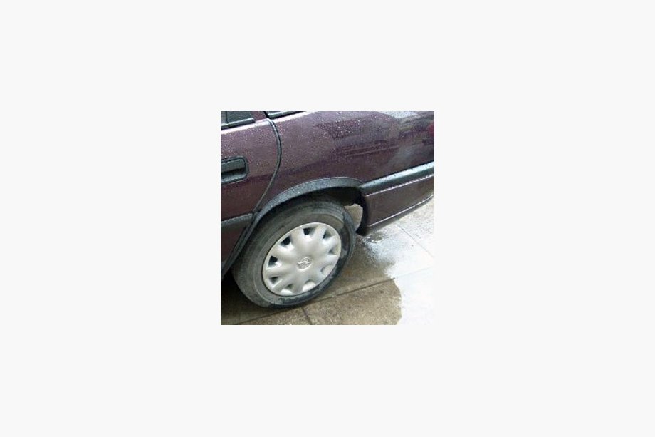 Opel Vectra A 1987–1995 Hjulbuekanter (4 stk., sorte) Image