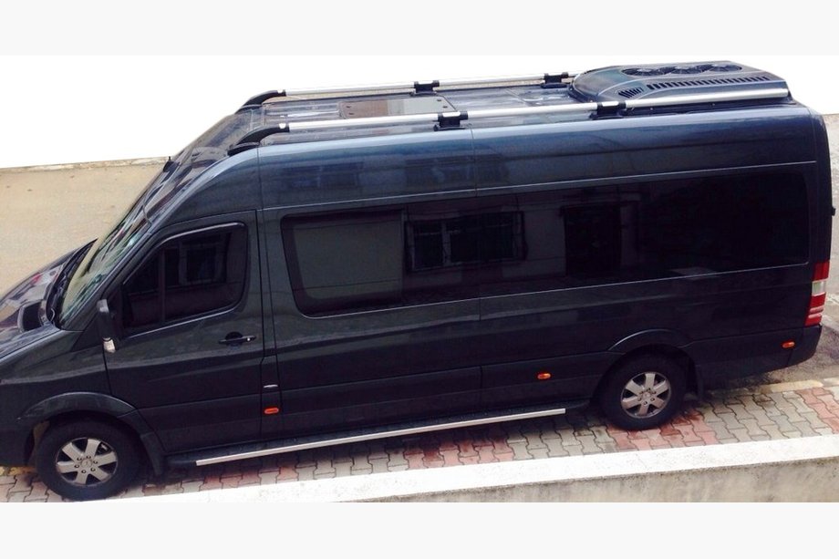 Volkswagen Crafter 2006–2016 Shark tagrælinger (sorte fødder, aluminium) Image