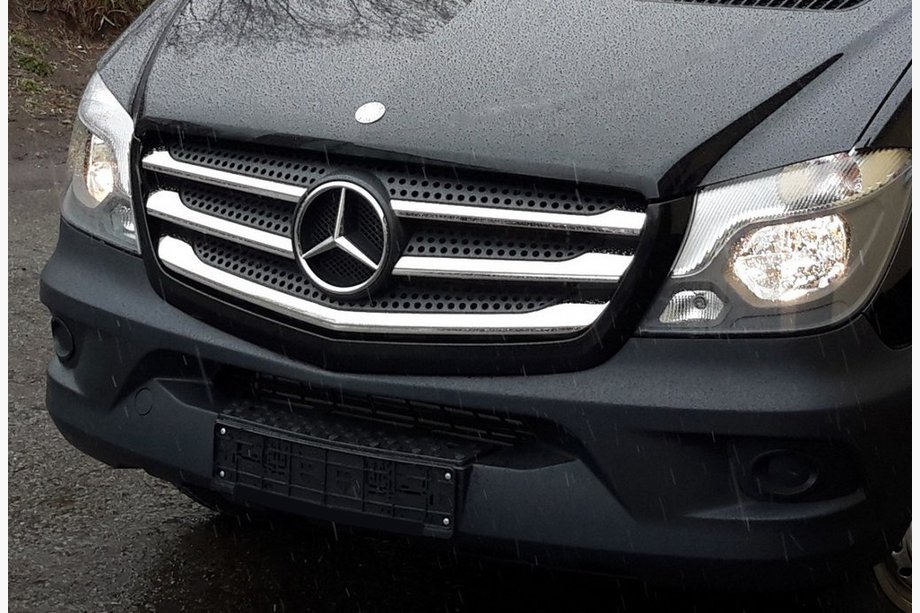 Mercedes Sprinter W906 2006–2018 Kølergrill-lister (2013↗, rustfrit stål) OmsaLine - italiensk rustfrit stål Image