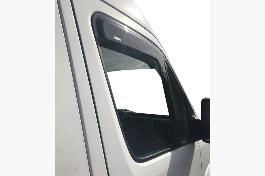 Mercedes Sprinter W906 2006–2018 Vindafvisere til sideruder, selvklæbende (2 stk., HIC) Foto 12