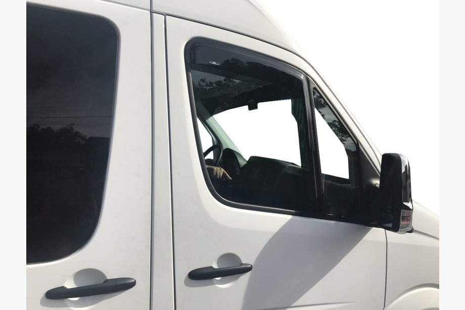 Mercedes Sprinter W906 2006–2018 Vindafvisere til sideruder, selvklæbende (2 stk., HIC) Foto 4