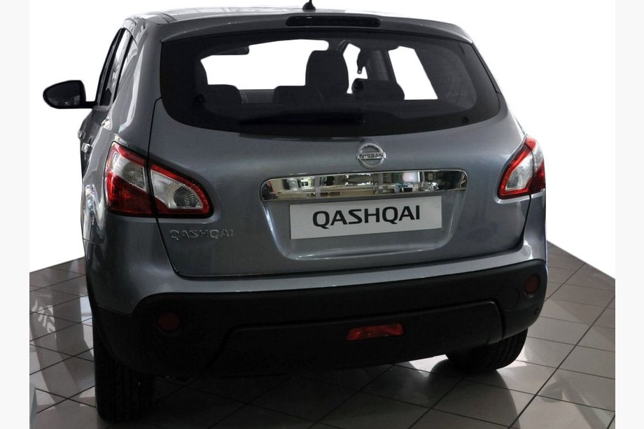 Nissan Qashqai 2010–2014 Liste over nummerplade (rustfrit stål) Uden knap, Carmos - tyrkisk stål Image