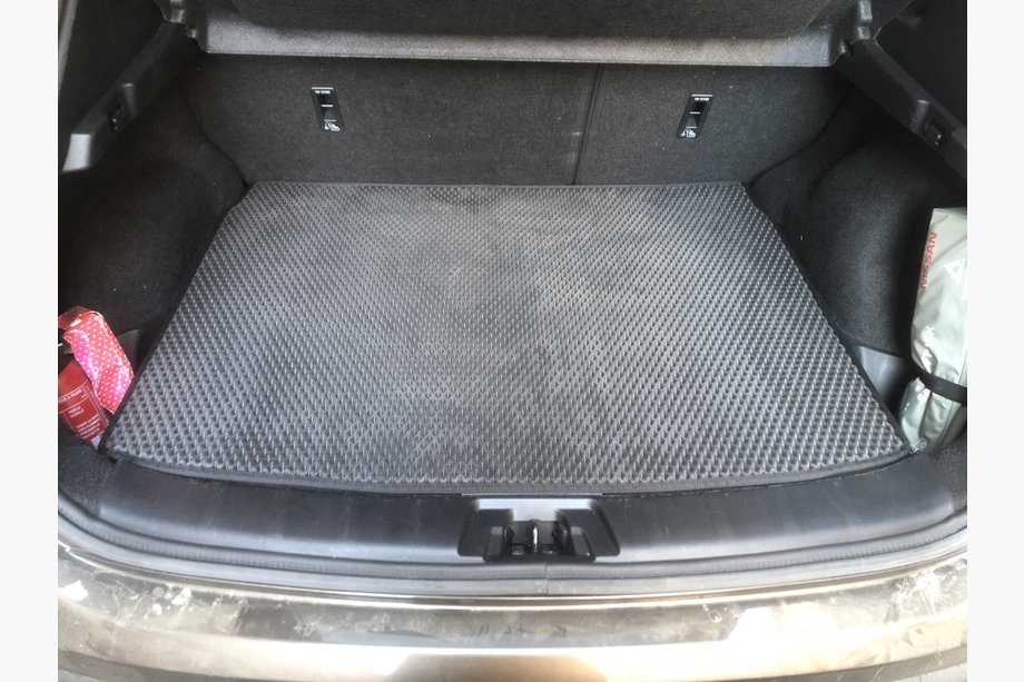 Nissan Qashqai 2014–2021 Bagagerumsmåtte (EVA, sort) Image