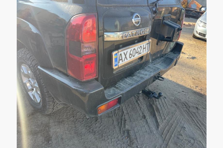 Nissan Patrol Y61 1997–2011 Bagkofanger komplet brugt (2004-2008) Image
