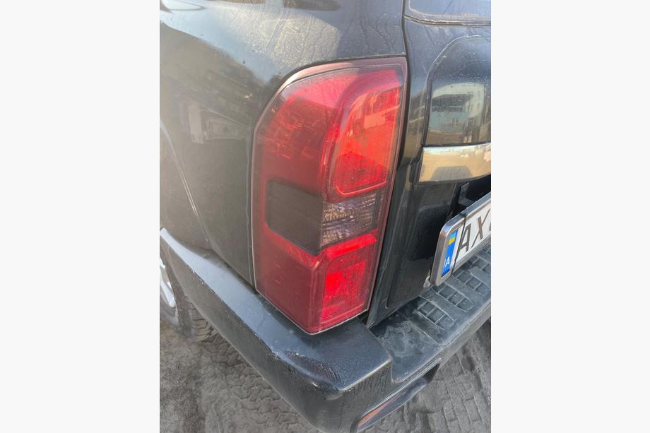 Nissan Patrol Y61 1997–2011 Brugt baglygteenhed (2004-2008, 1 stk.) Image