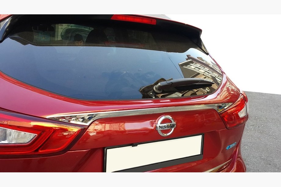 Nissan Qashqai 2014–2021 Liste over nummerplade (rustfrit stål) OmsaLine - italiensk rustfrit stål Image