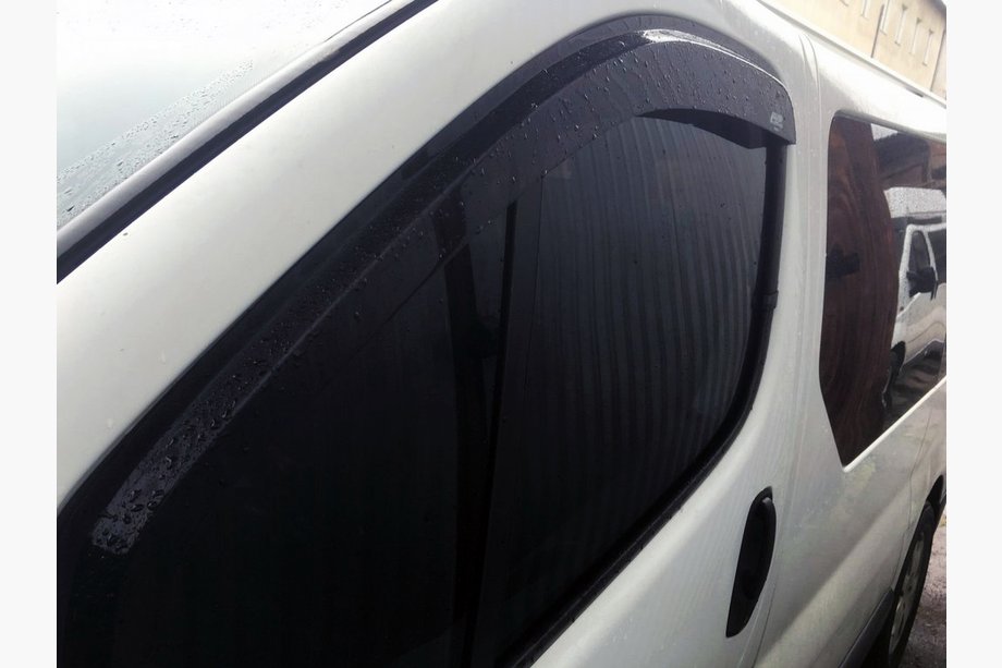 Renault Trafic 2001–2015 Vindafvisere til sideruder (2 stk., UA) Image