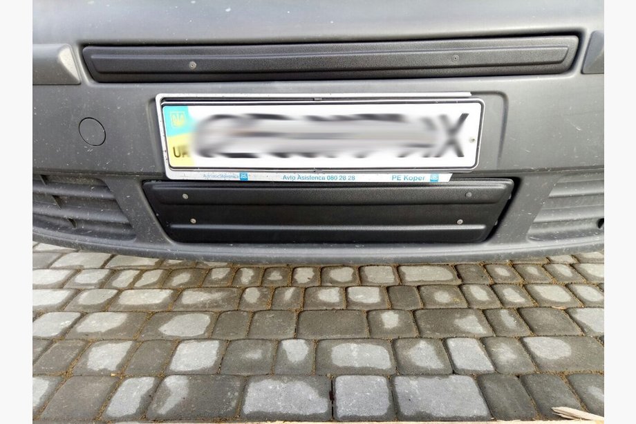 Opel Vivaro 2001–2015 Mellem vinterafdækning (over nummerpladen) Blank, 2001-2007 Foto 2