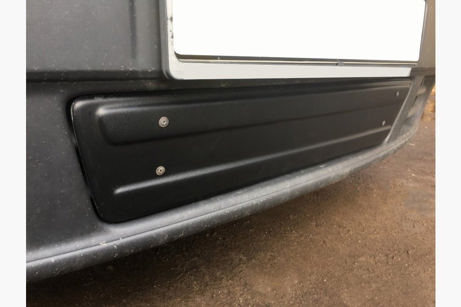 Opel Vivaro 2001–2015 Nedre vinterafdækning (under nummerpladen) Mat, 2001-2007 Image