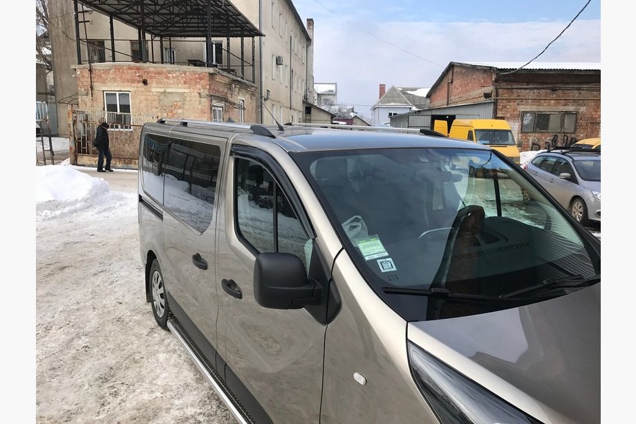 Nissan NV300/Primastar 2016– Krom tagrælinger Lang akselafstand, plastfødder Foto 2