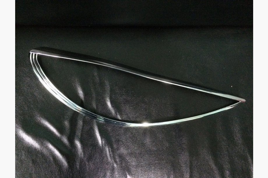 Peugeot 206 1998–2024 Krom forlygterammer (2 stk., plast) Image
