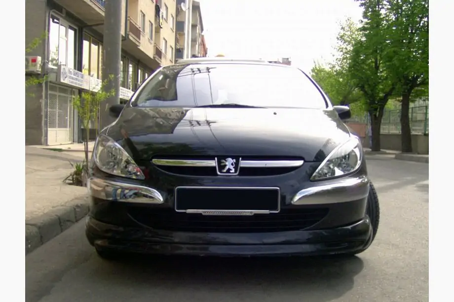 Peugeot 307 2001–2008 Front nederste spoilerlæbe (til lakering) Image