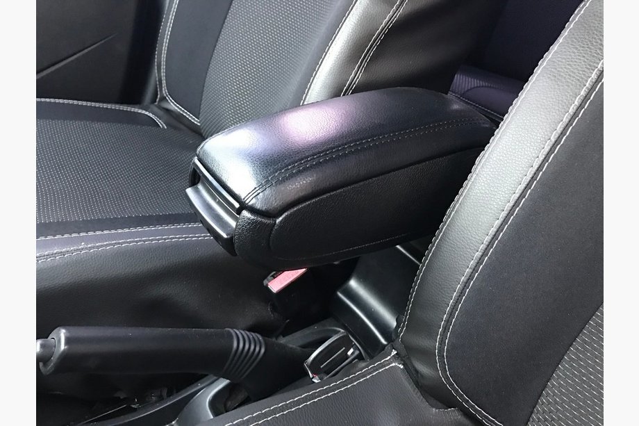 Dacia Duster 2008–2018 Armlæn (til kopholder) Foto 1