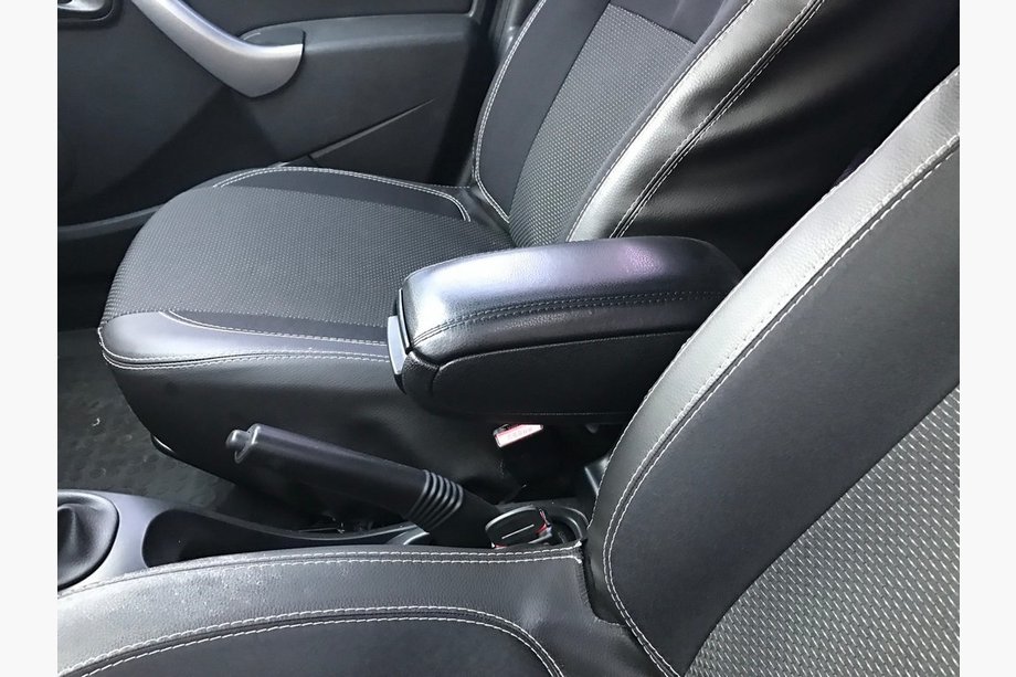Dacia Duster 2008–2018 Armlæn (til kopholder) Foto 2