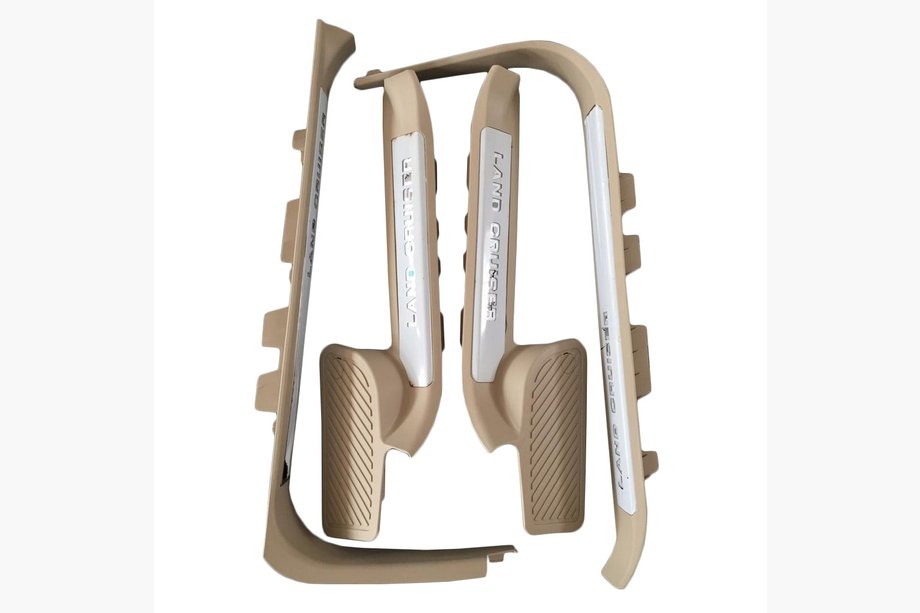 Toyota Land Cruiser 200 2007–2021 Plast indstigningslister med belysning (beige) Foto 1