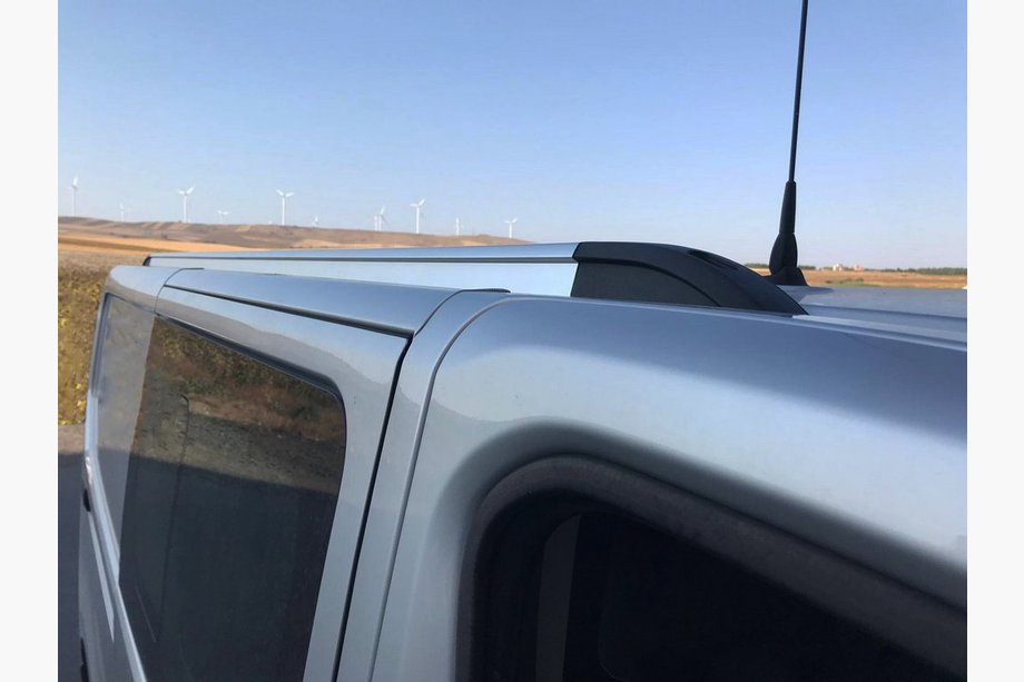 Renault Trafic 2015– Integrerede tagrælinger (krom) Lang akselafstand Foto 3