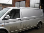 Volkswagen T5 Transporter 2003–2010 Krom tagrælinger Kort akselafstand, plastfødder foto 2