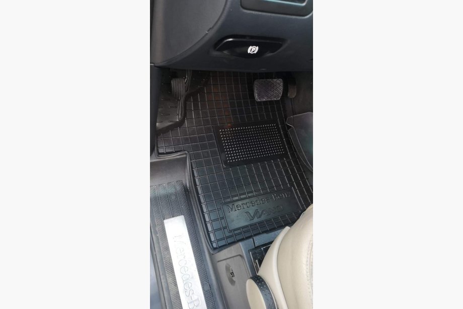 Mercedes Vito W639 2004–2014 Gummimåtter med høj kant (Autogumm) Image