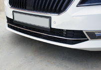 Skoda Superb 2015–2024 NEDSAT! OmsaLine frontkofangerlister (3 stk., rustfrit stål) foto 1