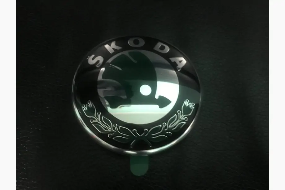 Skoda Roomster 2006–2015 Originalt emblem Image