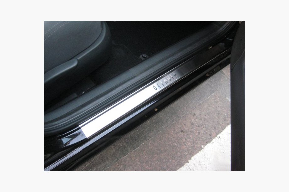 Skoda Octavia I Tour A4 1996–2010 Dørtrinslister НатаНика (4 stk., rustfrit stål) Standard - Lohmann tape, 0,5 mm Image