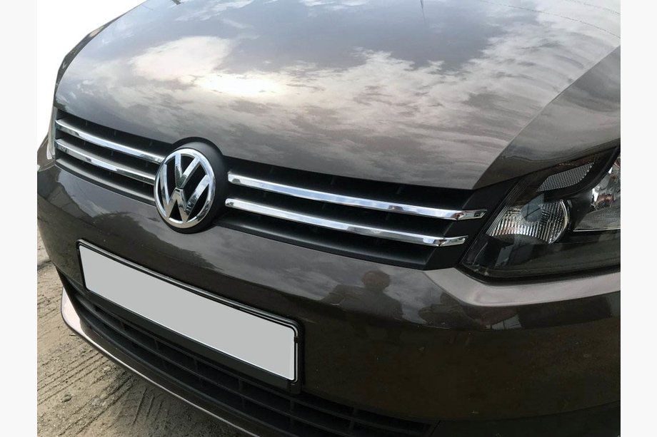 Volkswagen Caddy 2010–2015 Kromlister til kølergrill (smal model) Image