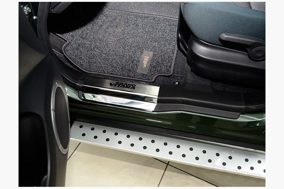 Suzuki Grand Vitara 2005–2017 Dørtrinslister Natanika Premium (4 stk., rustfrit stål) Image