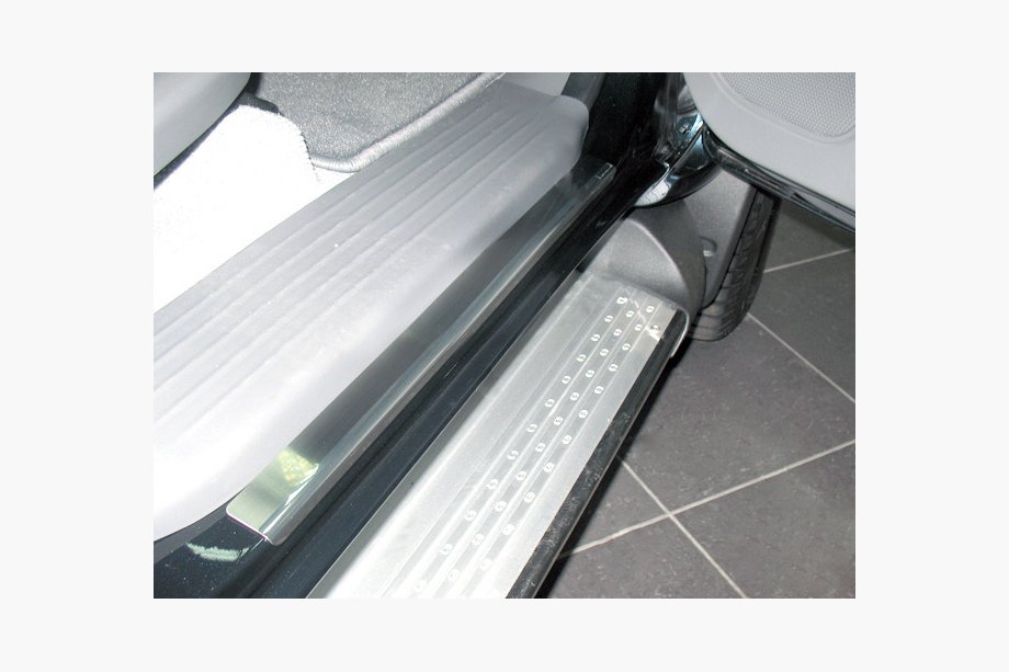 Toyota Hilux 2015– Dørtrinslister Nathaniko (4 stk., rustfrit stål) Premium - 3M tape, 0,8 mm Image