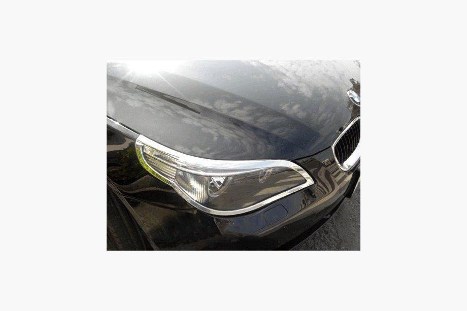BMW 5-serie E60/E61 2003–2010 Krom forlygterammer (2 stk., plast) Image