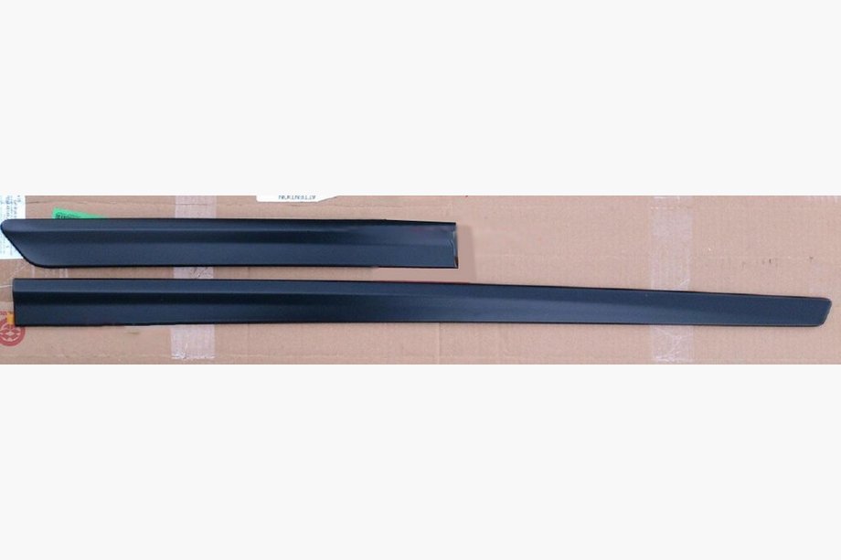 Toyota Highlander 2013–2019 Original dørliste (2 stk., venstre side) Image