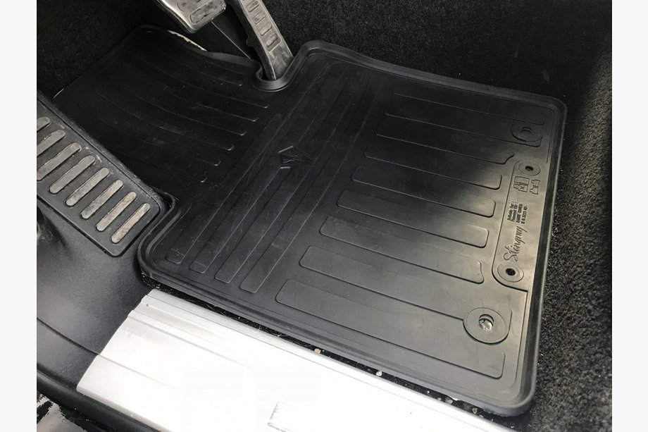Volvo XC70 2007–2013 Gummimåtter (4 stk., Stingray Premium) Image