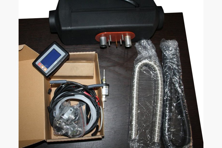 Mercedes Sprinter W901/902/903/904/905 1995–2006 Autonom parkeringsvarmer Dedsa D-35 3,5 kW Image