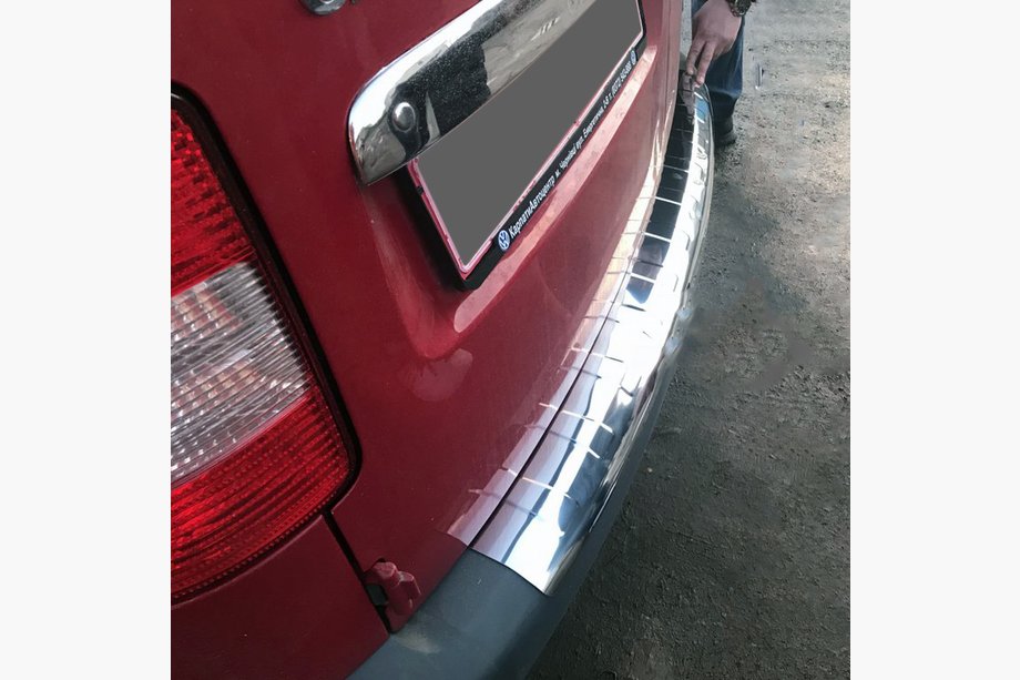 Volkswagen Caddy 2004–2010 Bagkofangerbeskytter i stål med stort ombuk (Elite) Image