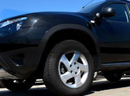Renault Duster 2008–2017 Skærmkantlister til hjulbuer (4 stk., sort metal) foto 1