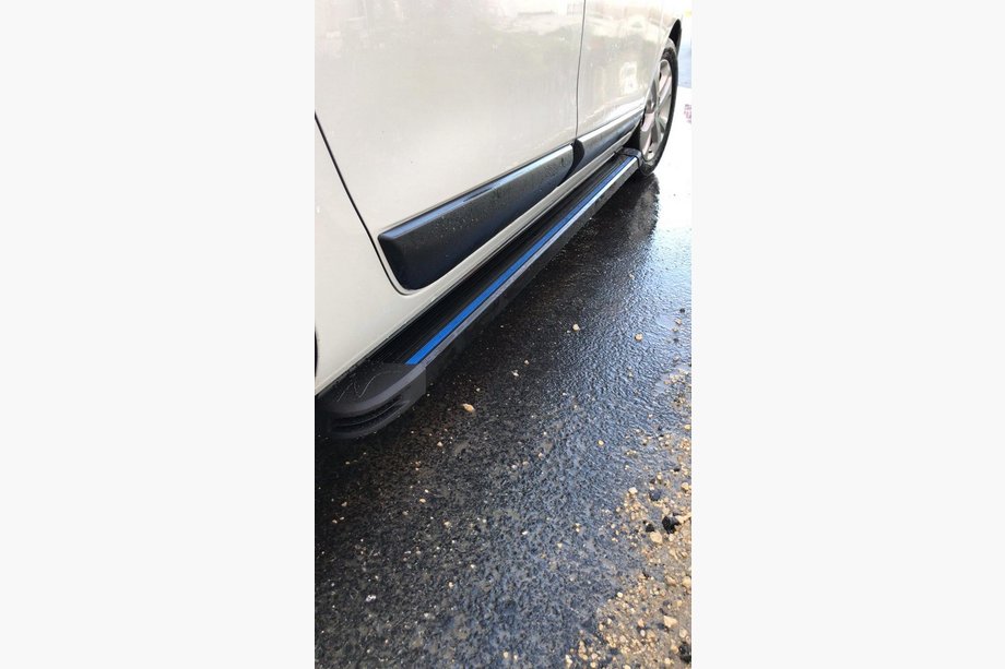 Opel Vivaro 2019– Maya Blue sidetrin (2 stk., aluminium) M – Standard akselafstand Foto 3