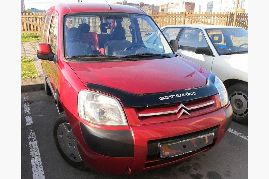 Citroen Berlingo 1996–2008 Motorhjelmsdeflektor VIP (2003-2008) Image