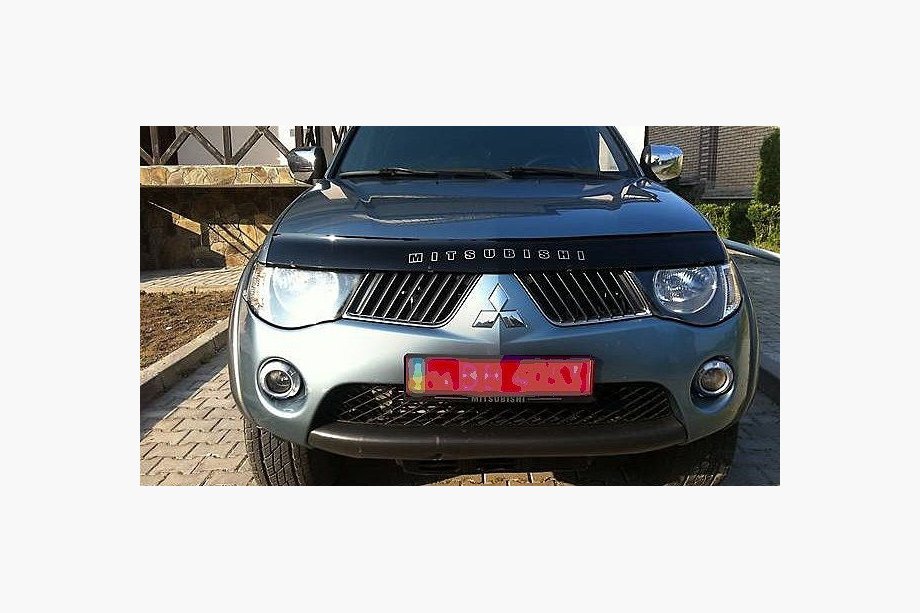 Mitsubishi L200 2006–2015 Motorhjelmsdeflektor (VIP) Image