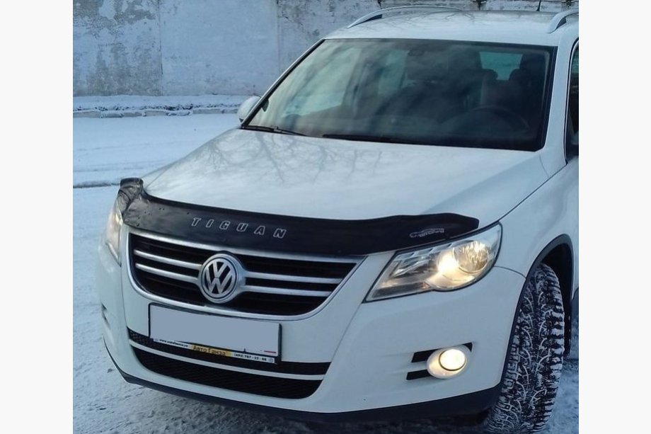 Volkswagen Tiguan 2007–2016 Motorhjelmsdeflektor (VIP) Image