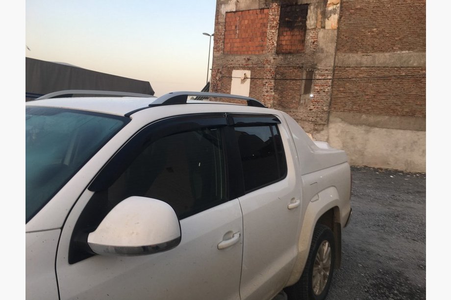 Volkswagen Amarok 2010–2022 Tagrælinger Skyport Grey Foto 2