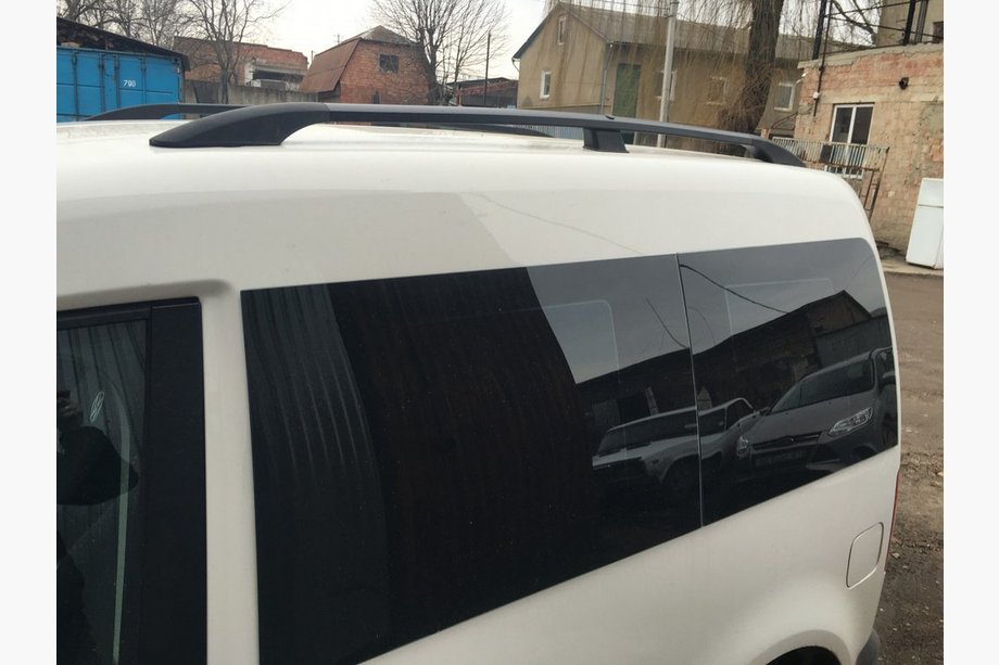 Volkswagen Caddy 2015–2020 Sorte tagrælinger Foto 6