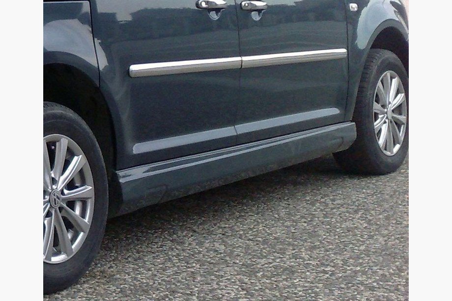 Volkswagen Caddy 2004–2010 Sideskørter DUE-model (klar til lakering) Image