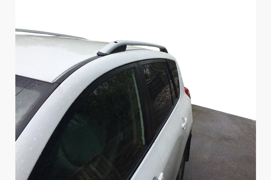 Toyota Rav 4 2006–2013 Skyport tagrælinger (grå) Kort akselafstand Foto 6
