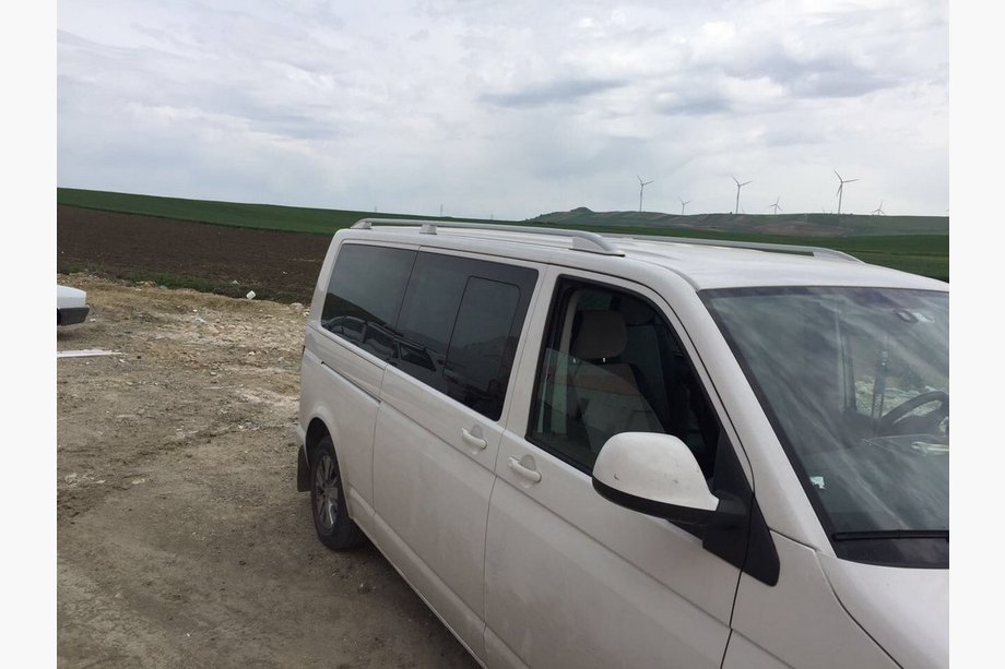 Volkswagen T5 Caravelle 2004–2010 Tagrælinger Skyport (hvide) Kort akselafstand Foto 3