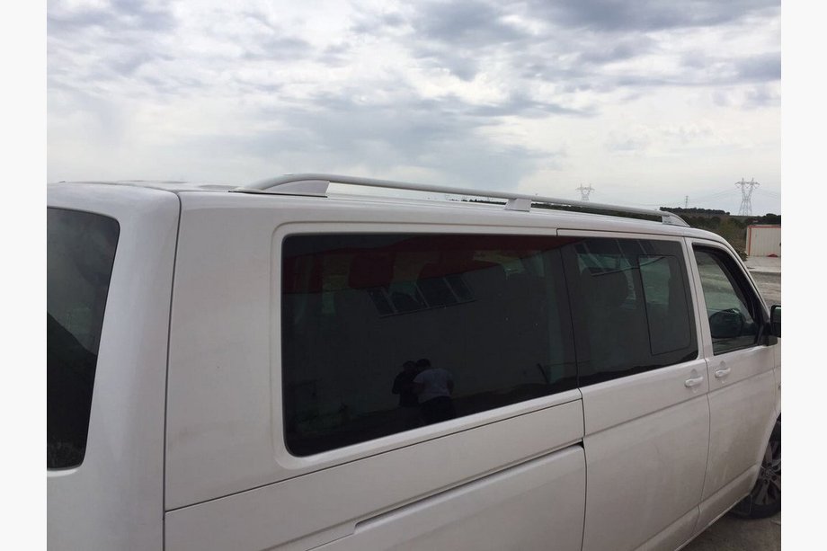 Volkswagen T5 Multivan 2003–2010 Tagrælinger Skyport (hvide) Image