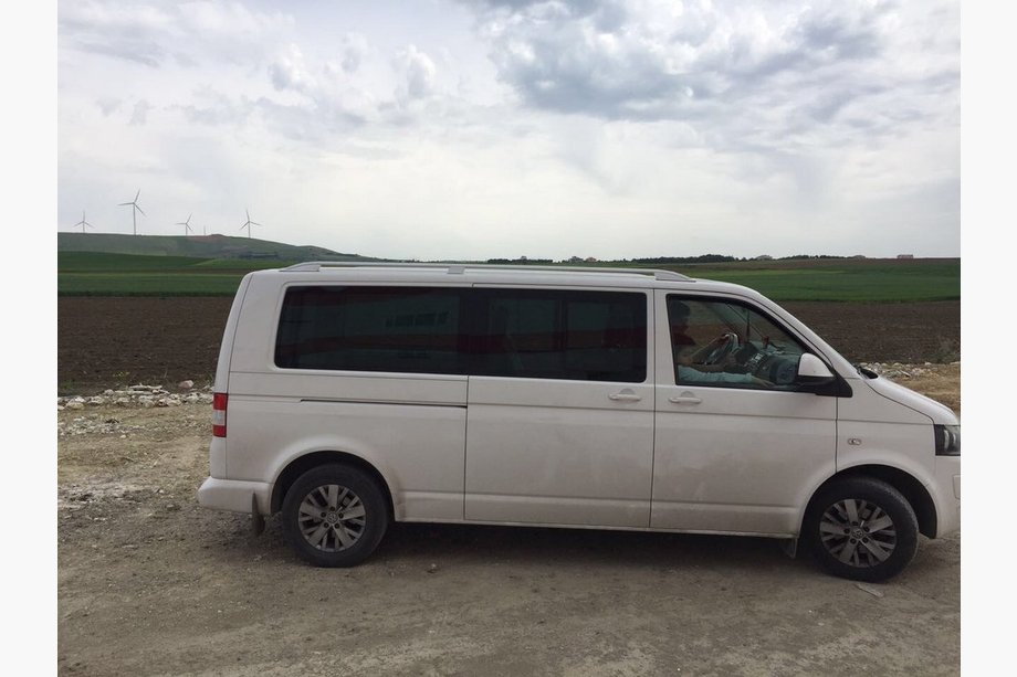Volkswagen T5 Caravelle 2004–2010 Tagrælinger Skyport (hvide) Kort akselafstand Foto 9