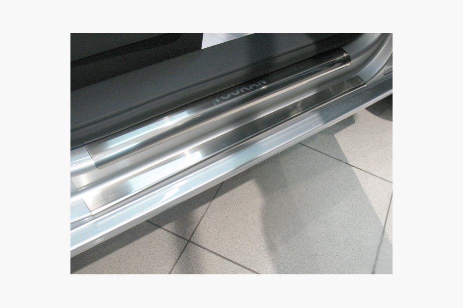 Volkswagen Touran 2010–2015 Dørtrinslister НатаНика (4 stk., rustfrit stål) Premium - 3M dobbeltklæbende tape, 0,8 mm Image