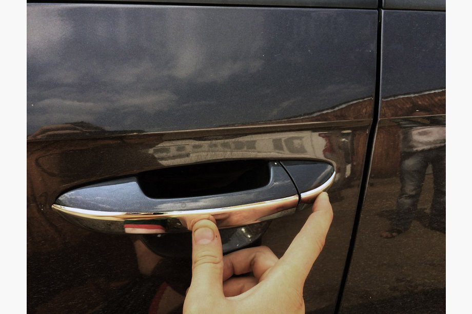 Volkswagen Touareg 2010–2018 Krom dørgrebsdæksler til smalle greb (4 stk., rustfrit stål) OmsaLine - italiensk rustfrit stål Image